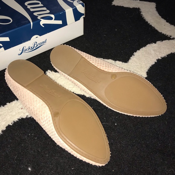 Pink flats - Picture 3 of 3